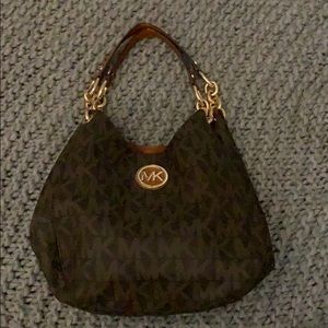 Micheal Kors meduim sized purse